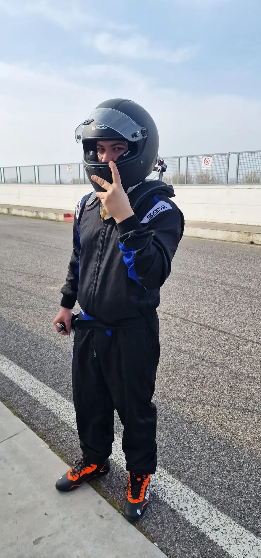 Pilota A-MAT Racing in pista – opportunità sponsor e partnership nel motorsport