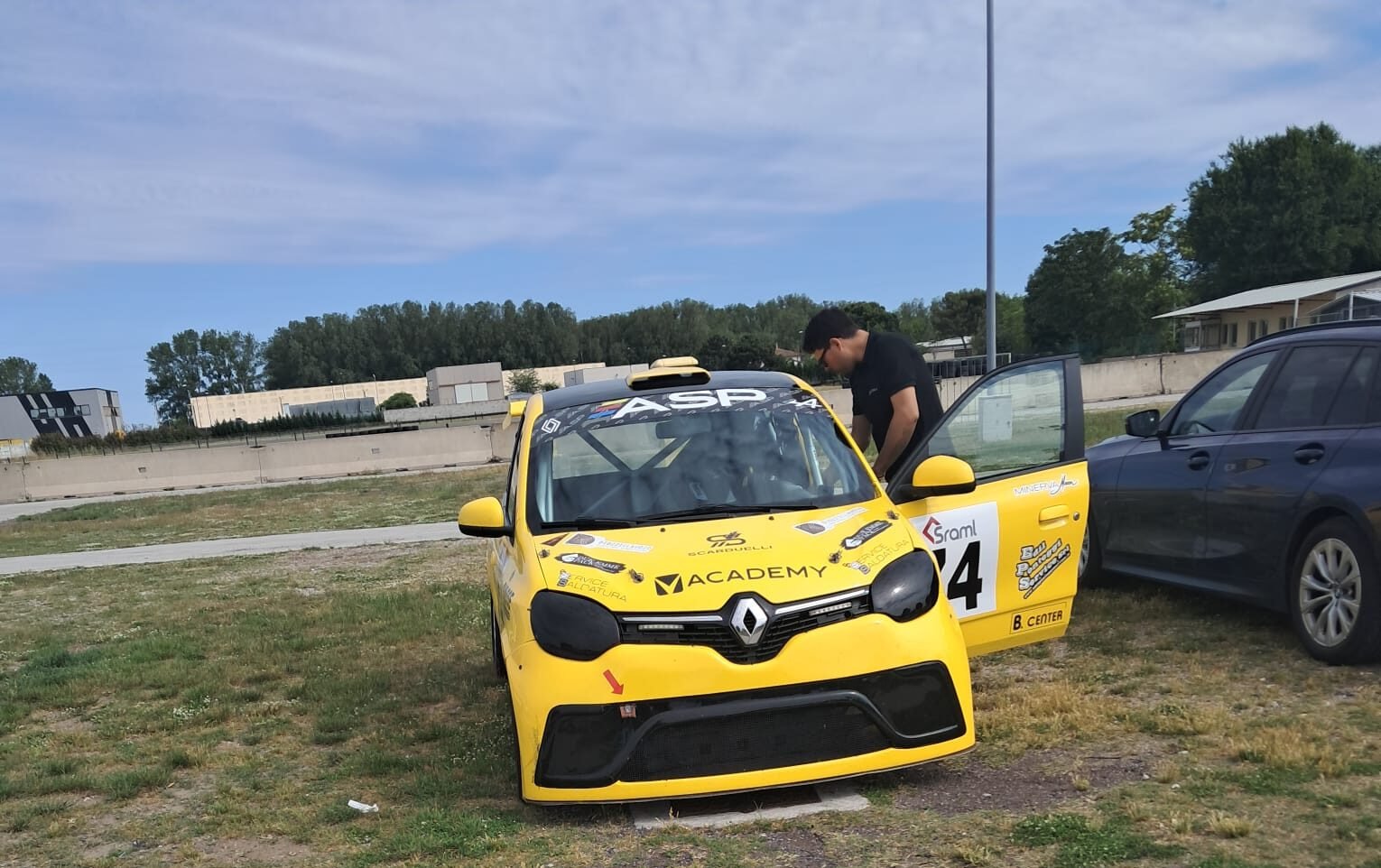 Renault Twingo numero 74 del progetto A-MAT Racing durante una giornata di test al Circuito di Pomposa