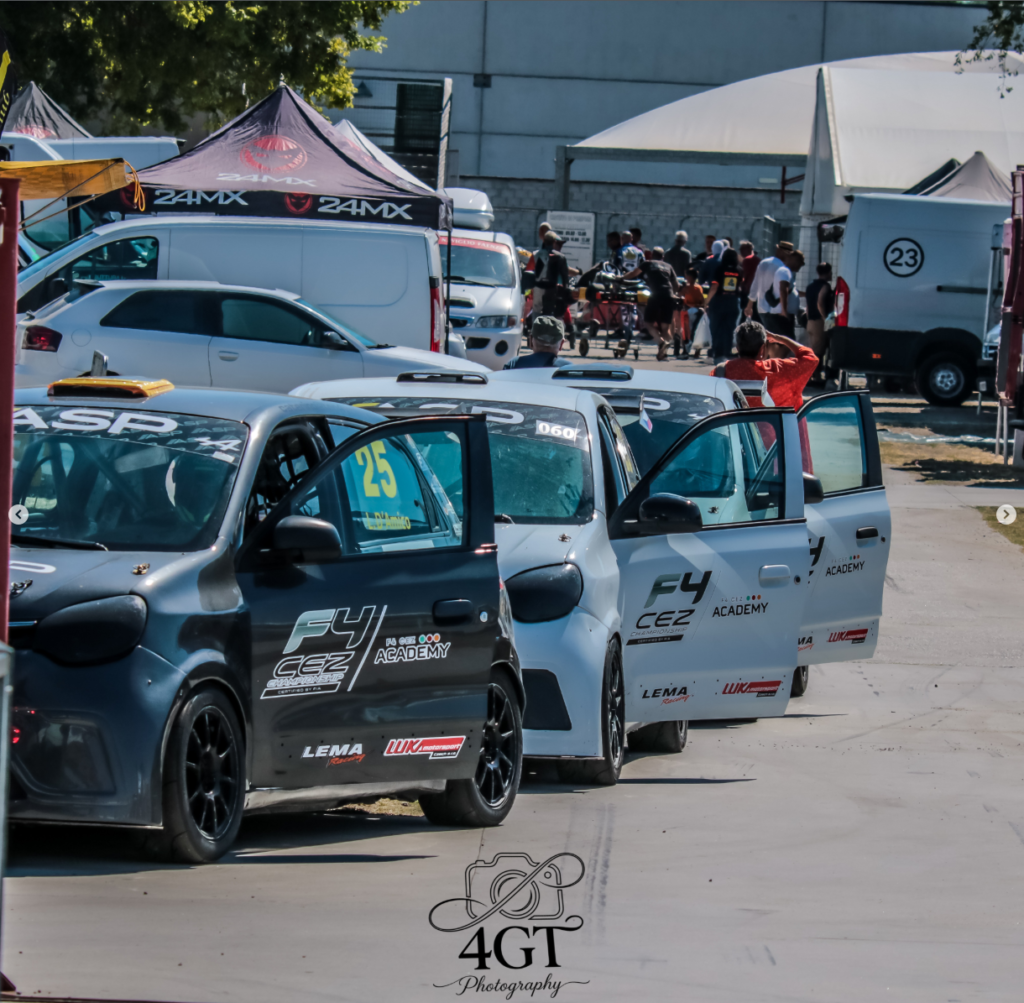 Paddock del Round 1 Trofeo Estate TRC Twingo Cup 2026 al Circuito di Pomposa con le Renault Twingo dei piloti